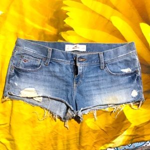 Hollister Jean shorts size 30 never worn
